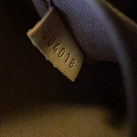 Louis Vuitton GM Odeon - Picture 14 of 15